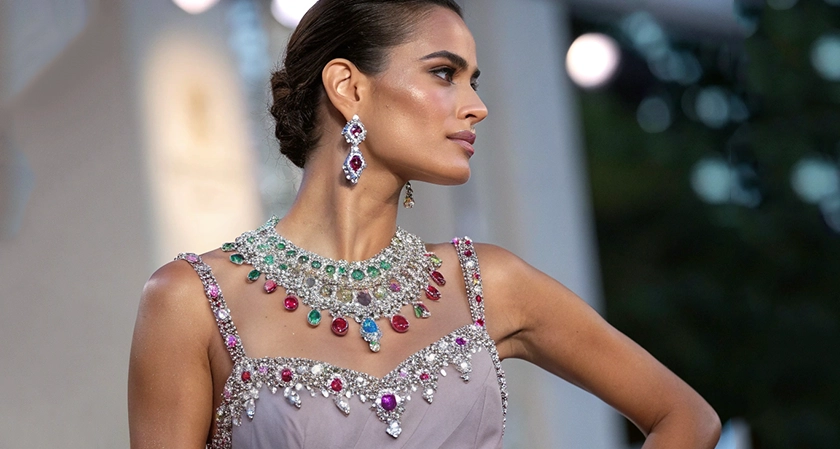 The New Role of Crystal Jewelry as a Reflection of Identity