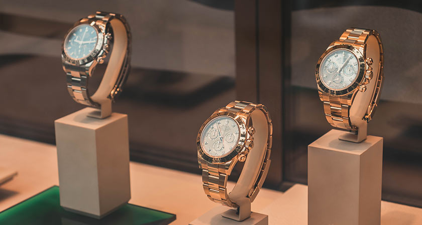 Want to Buy a Luxury Watch? Read These 5 Pro Tips First